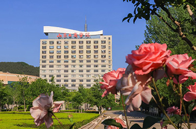 山东工商学院大楼